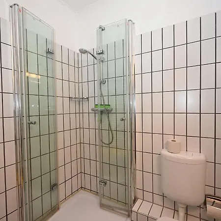 Lagunenstadt Ag 假日公园 3*