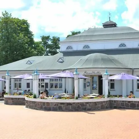 Lagunenstadt Ag 假日公园 3*