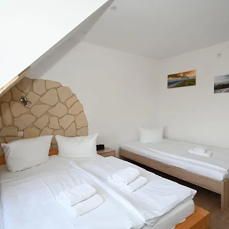 Lagunenstadt Ag 假日公园 3*