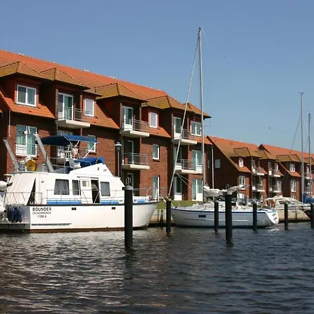 Lagunenstadt Ag 假日公园 3*